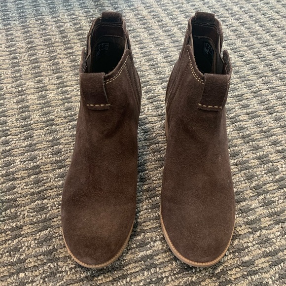 clarks classic shoes